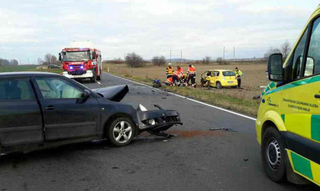 Při nehodě včera zemřel řidič osobního auta