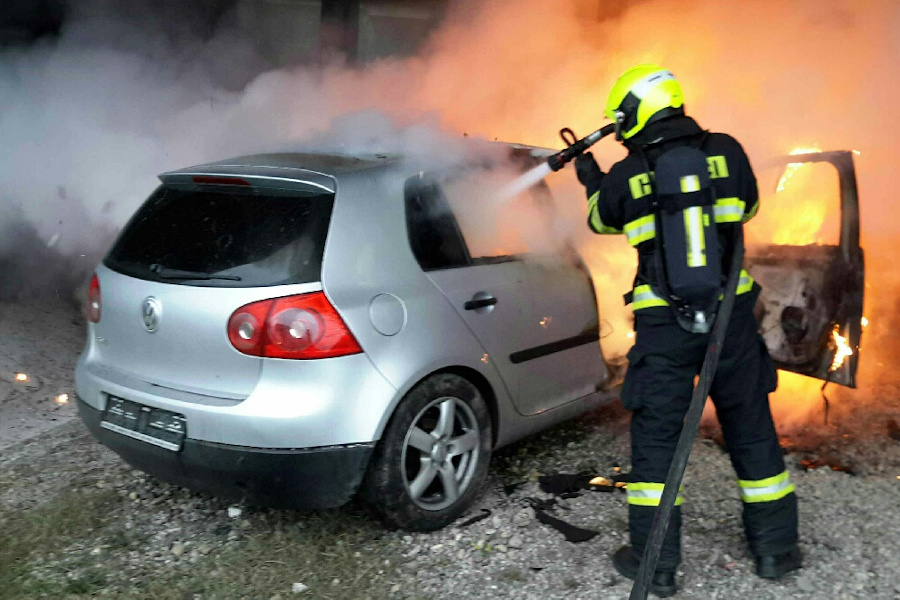 Ve Slavoníně ráno hořelo auto